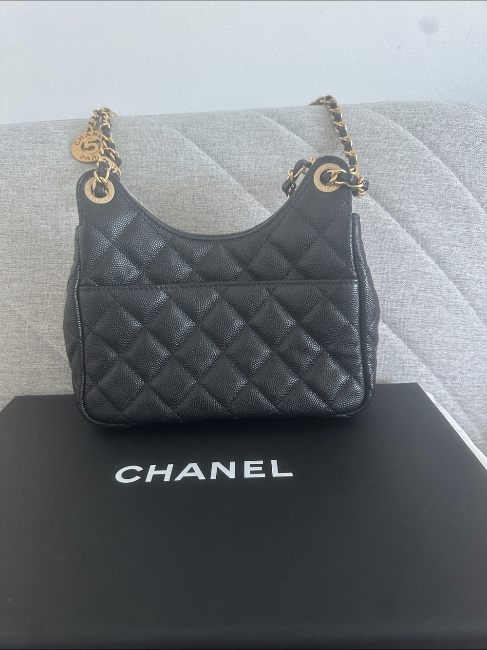 Caviar Quilted Wavy CC Hobo Black - Picture 3 of 8